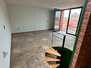 Casa Totalmente Nueva y Céntrica - con Habitación en Pb y Depa Para Rentar.