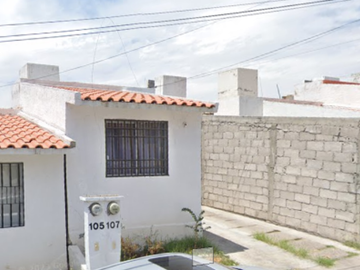EXCELENTE OPORTUNIDAD CASA EN VILLAS DE SANTIAGO QUERÉTARO
