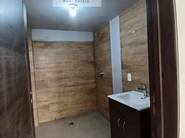 HUXQUILUCAN A 15 MIN. DE BOSQUE REAL. 500 M2 CON BAÑOS Y OFICINAS. Bodega Nueva.