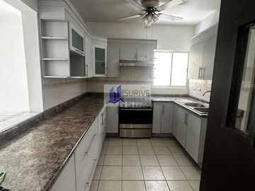 CASA RENTA LA RIOJA ZONA SUR MONTERREY