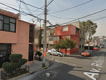 Casa en Venta en C. Av. Rifleros de San Luis Potosí 15A, Ejército de Oriente Indeco II Issste, Iztapalapa, 09230 Ciudad de México, CDMX