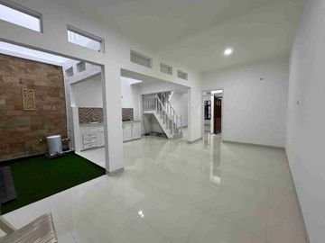 dijual rumah siap huni dalam komplek di Pondok Bambu Duren Sawit Jakarta
