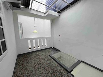 dijual rumah siap huni dalam komplek di Pondok Bambu Duren Sawit Jakarta
