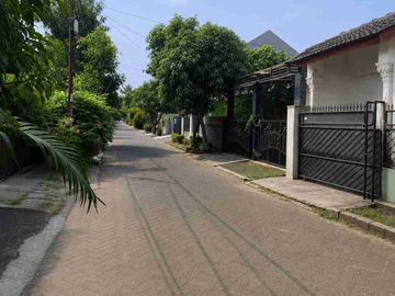 Rumah model lama jual murah dl  komplek