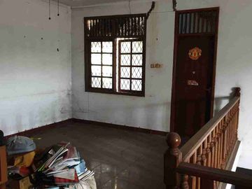 Rumah model lama jual murah dl  komplek