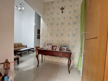 Dijual Rumah Semi Furnished di Sektor 7C Gading Serpong Tangerang