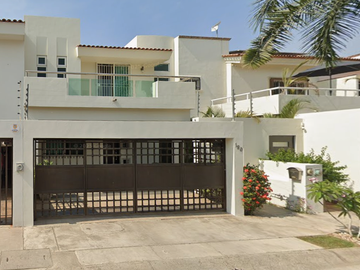 CASA EN VENTA EN COLONIA FLUVIAL VALLARTA, PUERTO VALLARTA, JALISCO