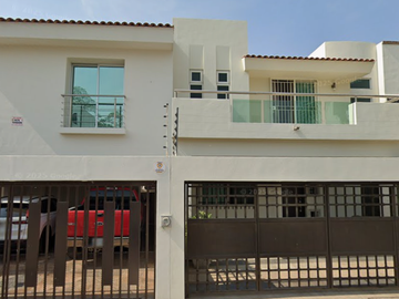 CASA EN VENTA EN COLONIA FLUVIAL VALLARTA, PUERTO VALLARTA, JALISCO