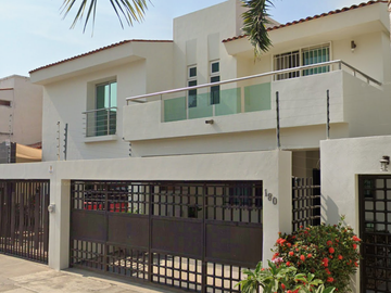CASA EN VENTA EN COLONIA FLUVIAL VALLARTA, PUERTO VALLARTA, JALISCO