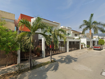 CASA EN VENTA EN COLONIA FLUVIAL VALLARTA, PUERTO VALLARTA, JALISCO