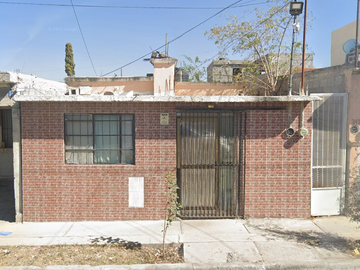 Casa en Venta en C. C. 9 341, Cd Mirasierra 1ra Etapa, 25016 Saltillo, Coah.