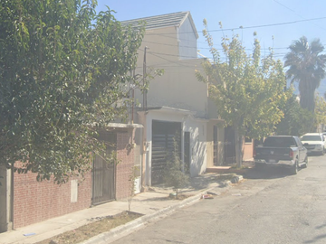 Casa en Venta en C. C. 9 341, Cd Mirasierra 1ra Etapa, 25016 Saltillo, Coah.