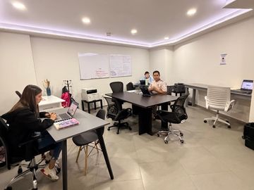 🏢 OFICINA EN RENTA  📍 PLAZA MAYOR · ZONA NORTE