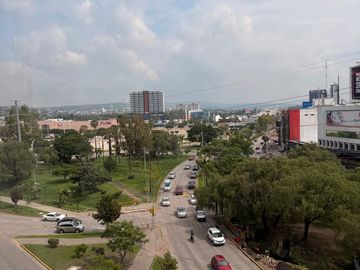 🏢 OFICINA EN RENTA  📍 PLAZA MAYOR · ZONA NORTE
