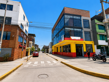 Vendo Terreno Cerca A La Avenida Pastor Sevilla - 140 M2