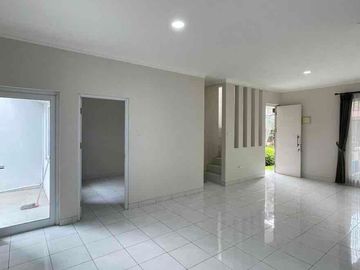 Jual Rumah Dua Lantai Baru Renov Kota Wisata Cibubur