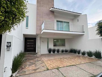 RENTO CASA AMUEBLADA PUNTA DEL ESTE