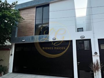 Casa nueva  con 3 recámaras y jardín en Boca del Río, Veracruz