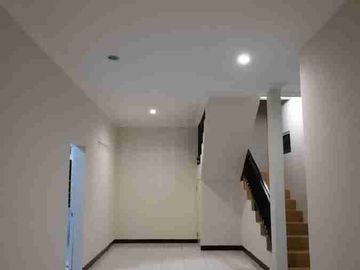 Rumah Bukit Sari 2 Lantai Siap Huni Bebas Banjir Lokasi Strategis