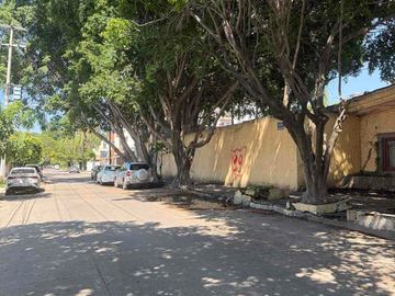 Providencia en esquina 1.147 m2 en calle Ontario.