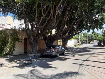 Providencia en esquina 1.147 m2 en calle Ontario.