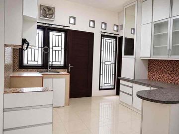 SIAPA CEPAT DIA DAPAT DIJUAL MURAH RUMAH DI MERUYA JAKARTA BARAT