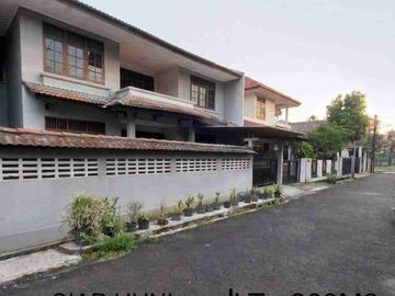 Rumah Besar di Pejaten Barat