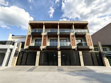 For Sale!! 3 Storey Townhouse with 4 Bedrooms Locate in Brgy Project 8 Quezon City-JV2