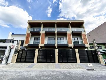 For Sale!! 3 Storey Townhouse with 4 Bedrooms Locate in Brgy Project 8 Quezon City-JV2