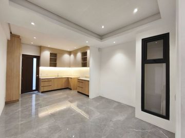 For Sale!! 3 Storey Townhouse with 4 Bedrooms Locate in Brgy Project 8 Quezon City-JV2