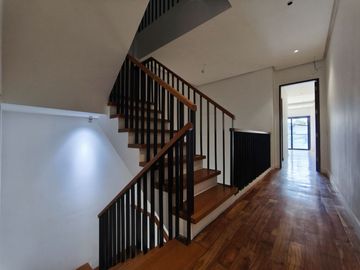 For Sale!! 3 Storey Townhouse with 4 Bedrooms Locate in Brgy Project 8 Quezon City-JV2