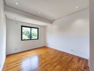 For Sale!! 3 Storey Townhouse with 4 Bedrooms Locate in Brgy Project 8 Quezon City-JV2