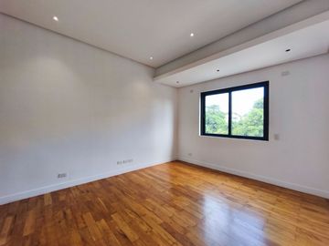 For Sale!! 3 Storey Townhouse with 4 Bedrooms Locate in Brgy Project 8 Quezon City-JV2