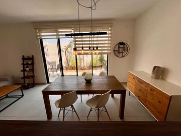 CASA AMUEBLADA Y EQUIPADA, 3 RECÁMARAS, ROOF GARDEN Y MÁS! ZIBATÁ, Qro.