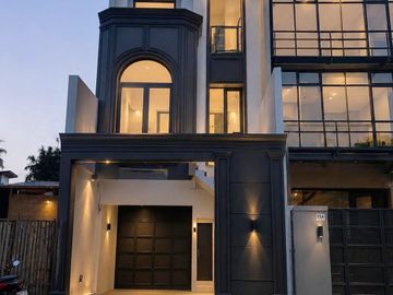 ZN139 Rumah Mewah 3 Lantai American Classic Cempaka Putih Jakarta Pusat