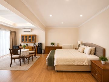 Dijual Rumah Mewah Luas Cantik Semi Furnished Lokasi Strategis Dekat Mall Grand Indonesia di Jakpus Nd 18424