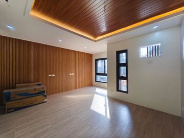 Tandang Sora 3 Storey Townhouse For Sale with 4 Bedrooms near Mindanao Avenue Quezon City SD