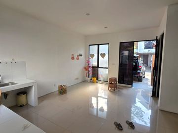 Dijual Cepat Rumah 2 Lantai di Citra Garden Puri. Harga Termurah