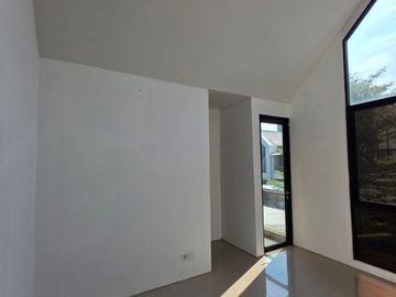 Dijual Cepat Rumah 2 Lantai di Citra Garden Puri. Harga Termurah