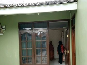 Rumah Dijual di Bekasi 700 m dr gerbang tol Jati Asih.
