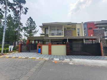 Rumah Hook Bebas Banjir di Galaxy Bekasi