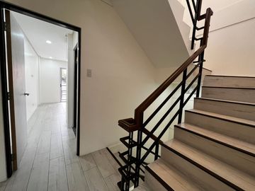 For Sale 4 Storey Modern Townhouse w/ Roofdeck in Kamuning, Q.C. KSA