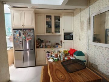 Rumah Furnish 2 Lantai di Bintara Bekasi