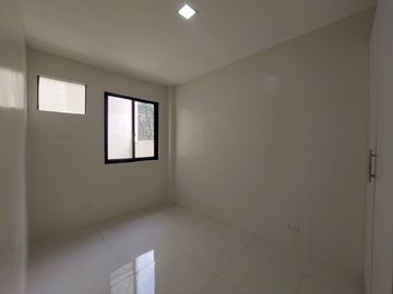 3 Storey Townhouse for Sale in Greenheights Marikina | 3BR 3-Car Garage -AJCE