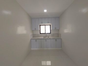 3 Storey Townhouse for Sale in Greenheights Marikina | 3BR 3-Car Garage -AJCE