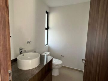 CASA DE 3 RECAMARAS CRETA RESIDENCIAL CAPITAL NORTE