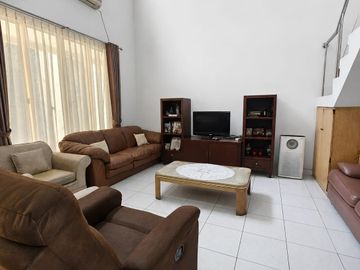 Dijual Rumah Furnished di Taman Golf Modernland Tangerang Dekat SHB, Penabur & RS Mayapada
