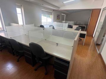ARRIENDO DIRECTO ESPACIO OFICINA,   figura cesión de  espacios La AGUACATALA, Poblado, Medellín, $8 y $5 millones mensuales.