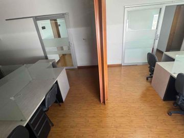 ARRIENDO DIRECTO ESPACIO OFICINA,   figura cesión de  espacios La AGUACATALA, Poblado, Medellín, $8 y $5 millones mensuales.