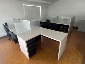 ARRIENDO DIRECTO ESPACIO OFICINA,   figura cesión de  espacios La AGUACATALA, Poblado, Medellín, $8 y $5 millones mensuales.